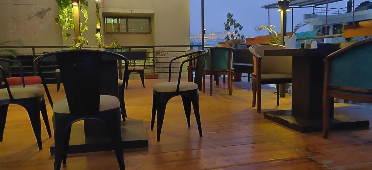 Hotel Vip ウダイプル エクステリア 写真